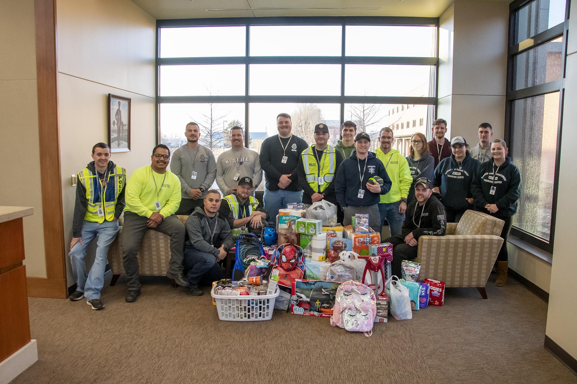 kansas-law-enforcement-training-center-class-donates-goods-to-children